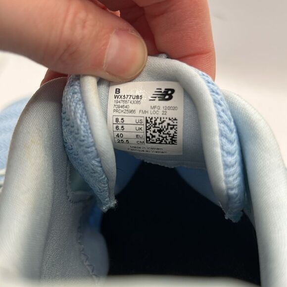 New Balance Women's 577 V5 Cross Trainer, Black/Vibrant Spring Glo - Picture 9 of 9